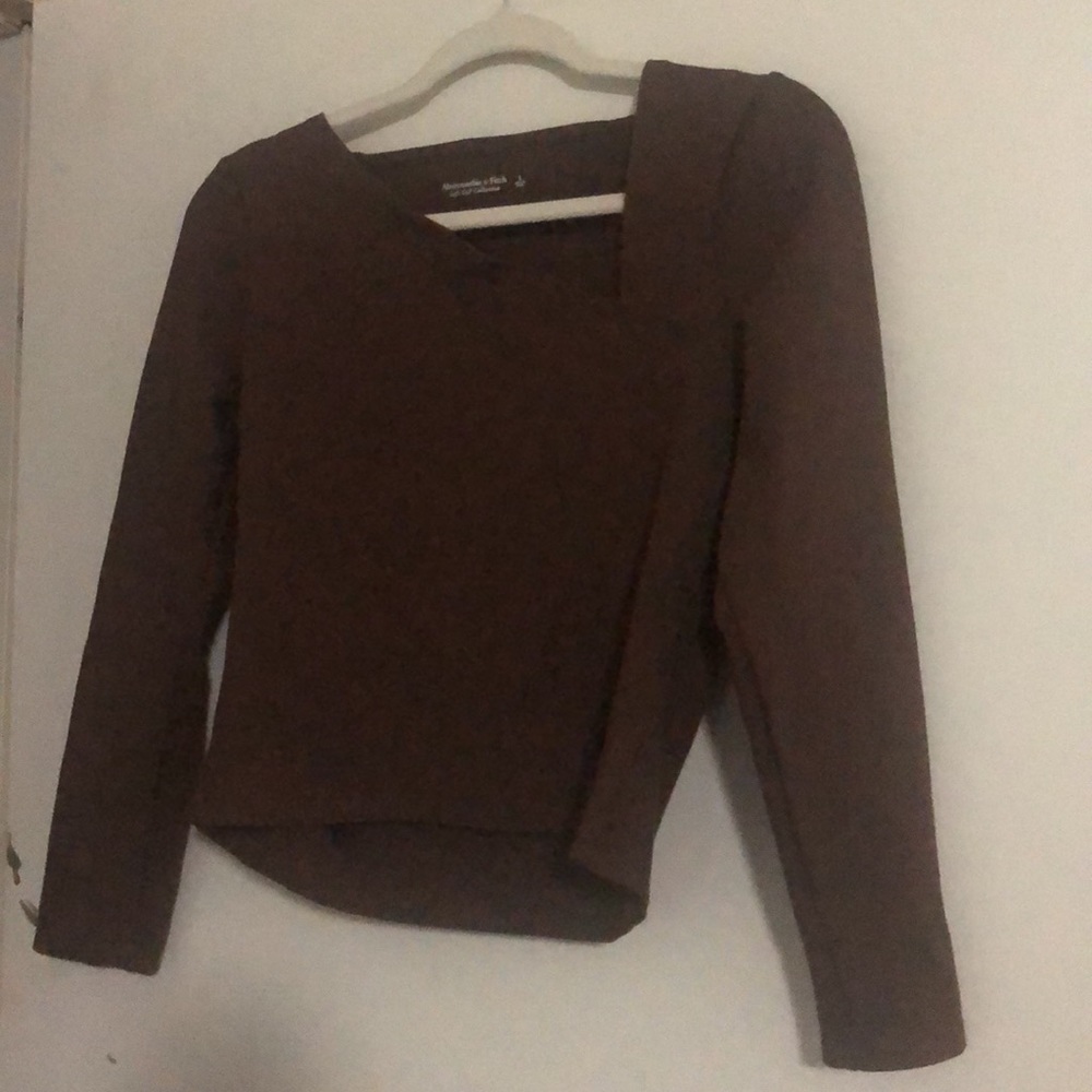 *NWOT- Abercrombie Brown long sleeve cropped shirt size large soft collection